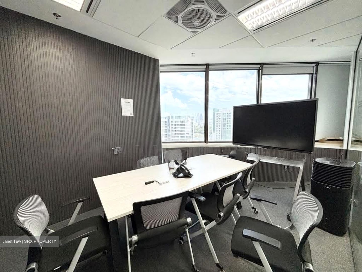United Square (D11), Office #632871481